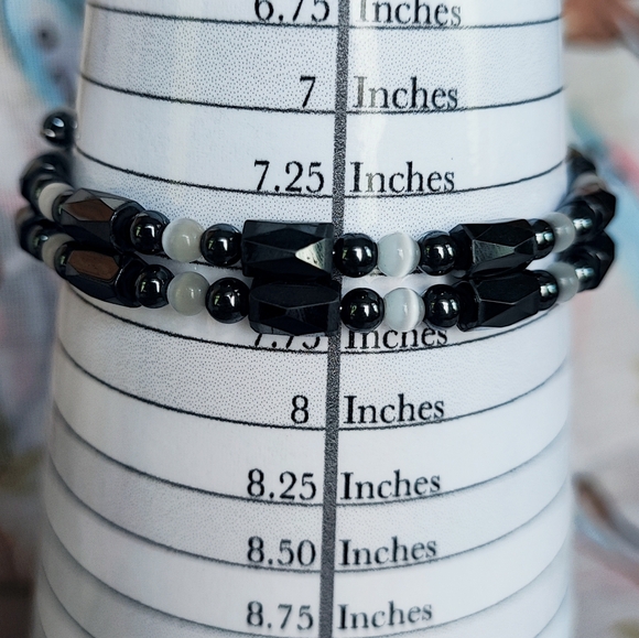 2 Black Oil Slick Beaded Glass Hematite Pair of Memory Wire Bracelets Moonglow - Picture 3 of 15